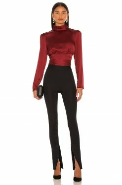 Flash Sale 🛒 L'Academie The Suzanne Top In Burgundy 🌟 -Deals L'Academie Store LCDE WS772 V4