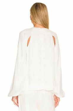 Flash Sale ๐ L'Academie Sacha Top In Ivory ๐ฅ 6 Flash Sale ๐ L'Academie Sacha Top In Ivory ๐ฅ -Deals L'Academie Store LCDE WS823 V3